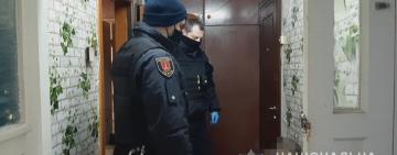 Ужасающие подробности двойного убийства в Одессе: сын отрезал голову  отцу и выпотрошил приятеля