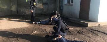 ВЫМОГАЛИ 25 ТЫС. $ НЕСУЩЕСТВУЮЩЕГО ДОЛГА: В ОДЕССЕ БУДУТ СУДИТЬ БАНДУ РЭКЕТИРОВ 