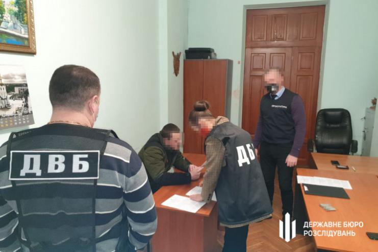 ТРОЕ ПОЛИЦЕЙСКИХ ИЗБИЛИ ФЕРМЕРОВ: ГБР ОБЪЯВИЛО ПОДОЗРЕНИЯ