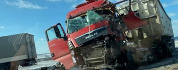Две фуры разбились под Одессой в результате столкновения