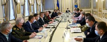 СНБО ВВЕЛ САНКЦИИ К МЕДВЕДЧУКУ И МАРЧЕНКО