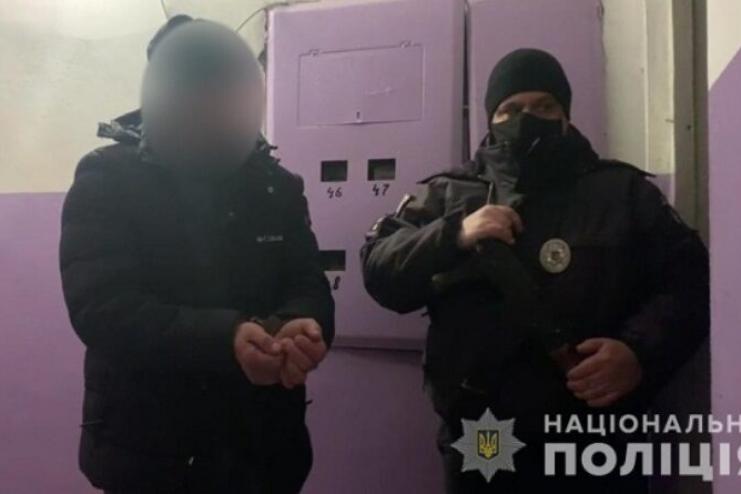 В Одесской области пьяный дебошир выгнал сожительницу на мороз и ударил полицейского
