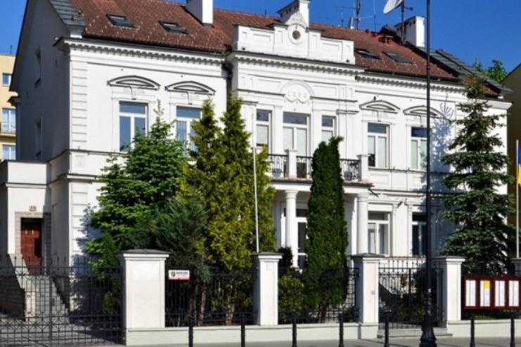 Кричущий випадок: співробітники українського посольства в Польщі попалися на контрабанді