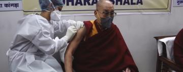 Далай-лама зробив щеплення від коронавирусу
