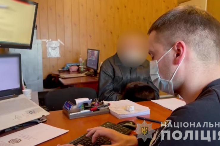 Подозреваемый в убийстве соседки задержан: прятался у родственников в Винницкой области (видео)