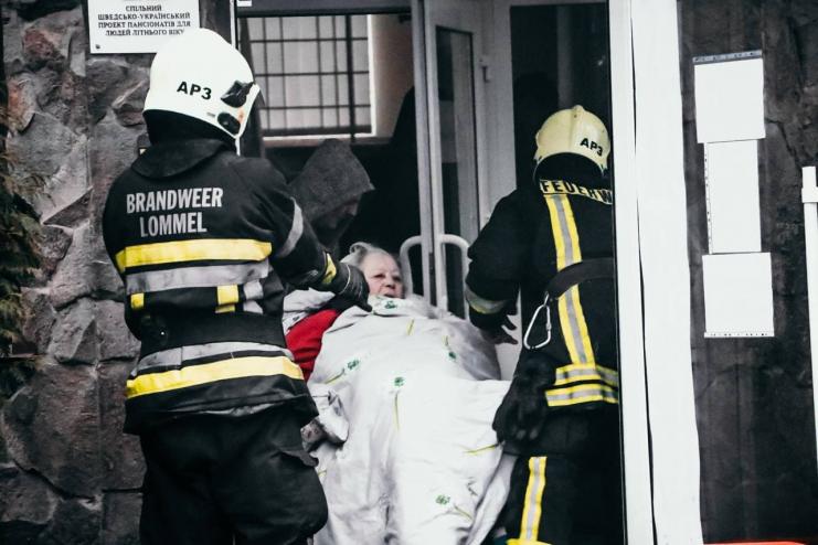 Знову: в Україні сталася пожежа в пансіонаті для людей похилого віку, де перебувало 80 осіб   
