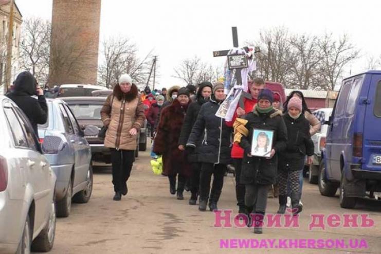 Подозреваемый в убийстве Маши Борисовой резал вены в день похорон девочки