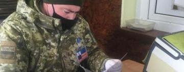 "ГОСТИ ИЗ БУДУЩЕГО" пытались пересечь украинскую границу с фейковыми ПЦР-тестами