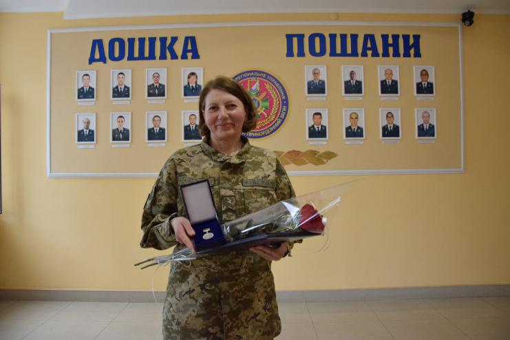 ПРИКОРДОННИЦЯ КАТЕРИНА ДОВГА ОТРИМАЛА ГРАМОТУ ВЕРХОВНОЇ РАДИ УКРАЇНИ «ЗА ЗАСЛУГИ ПЕРЕД УКРАЇНСЬКИМ НАРОДОМ»