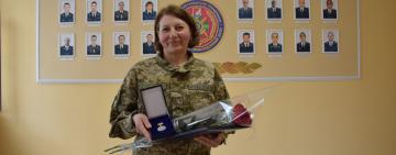 ПРИКОРДОННИЦЯ КАТЕРИНА ДОВГА ОТРИМАЛА ГРАМОТУ ВЕРХОВНОЇ РАДИ УКРАЇНИ «ЗА ЗАСЛУГИ ПЕРЕД УКРАЇНСЬКИМ НАРОДОМ»