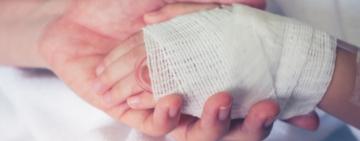 У Львівській області підліток кинув вибухівку в рюкзак дівчинки: постраждали двоє