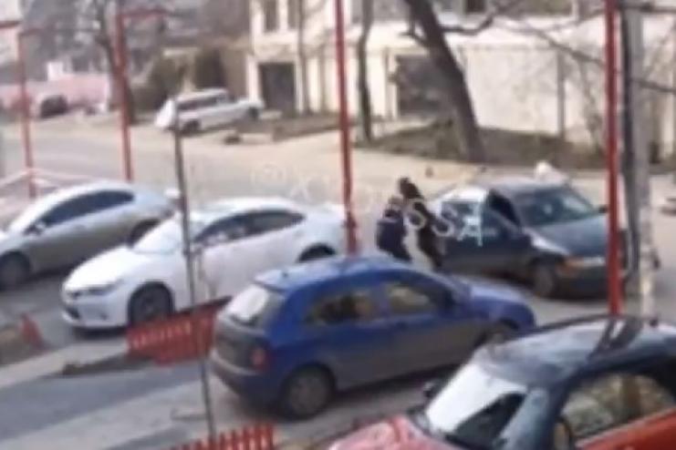 СТРЕЛЬБА И ПОЛМИЛЛИОНА ГРИВЕН: ОДЕССИТ ПОСТРАДАЛ ОТ РУК РАЗБОЙНИКОВ