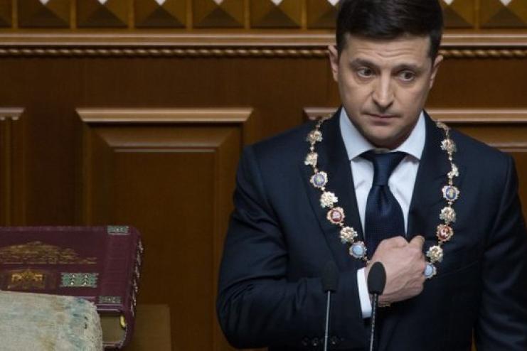 ХОЧЕ ДОВШЕ: Зеленський наказав подовжити орденський ланцюг президента