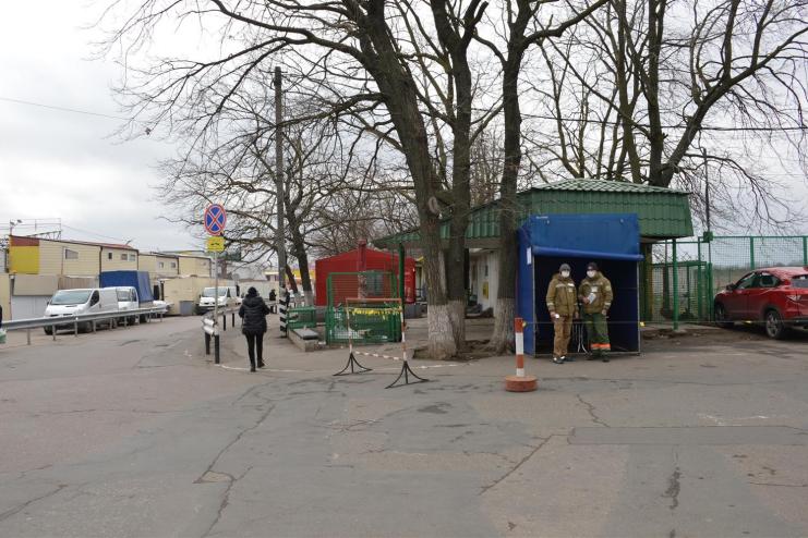 Санитарные блокпосты и ужесточённый доступ: на "7 километре" усиливают карантинные меры