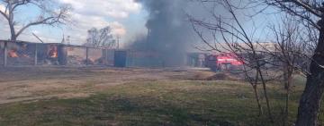 На Одещині на території недіючої тракторної бригади сталася пожежа