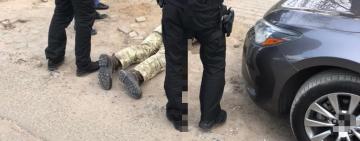 Грозился отправить в ООС: в Одесской области на взятке 6500 дол. задержали сотрудника военкомата