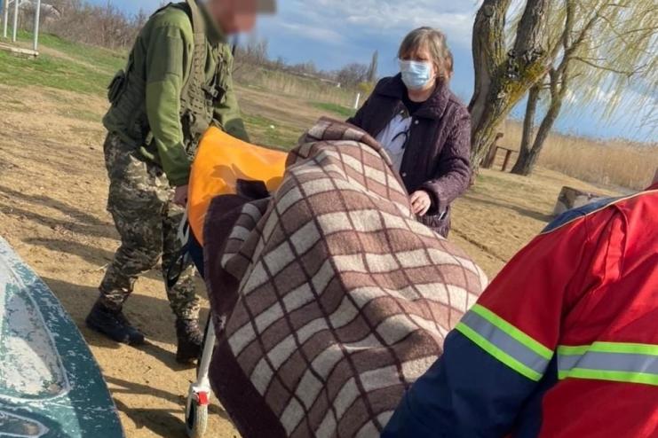 В Одесской области пограничники спасли мужчину, который чуть не утонул 