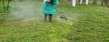 Ничто так не радует женщину, как подаренная… мотокоса