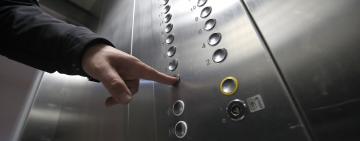 В Одессе рухнул лифт, в котором находились восемь мужчин