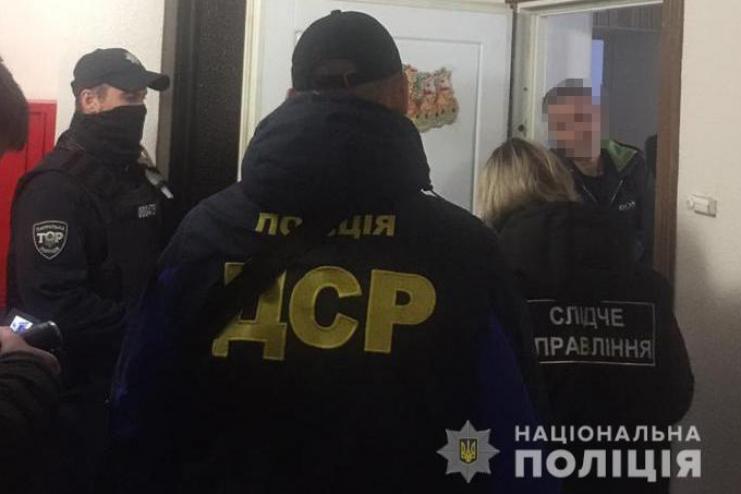 Масштабні обшуки у представників криміналітету в Одесі – поліцейські встановлюють причетних до поширення злочинного впливу в регіоні