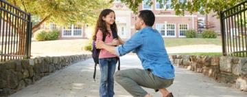 РОДИТЕЛЯМ СНОВА РАЗРЕШИЛИ ЗАХОДИТЬ В ШКОЛЫ И САДЫ: РЯД УСЛОВИЙ