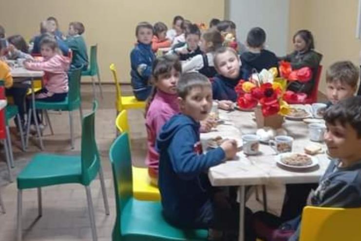 У шкільну їдальню Долинівки закупили нові меблі 