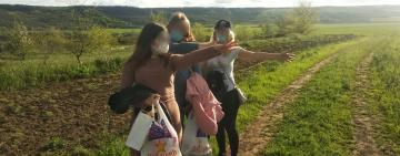  Три девицы спешили на отдых в Одессу, но пограничники не дали им открыть сезон