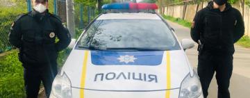 Коли важлива кожна секунда: патрульні доставили до лікарні 4-річну дівчинку з травмою голови