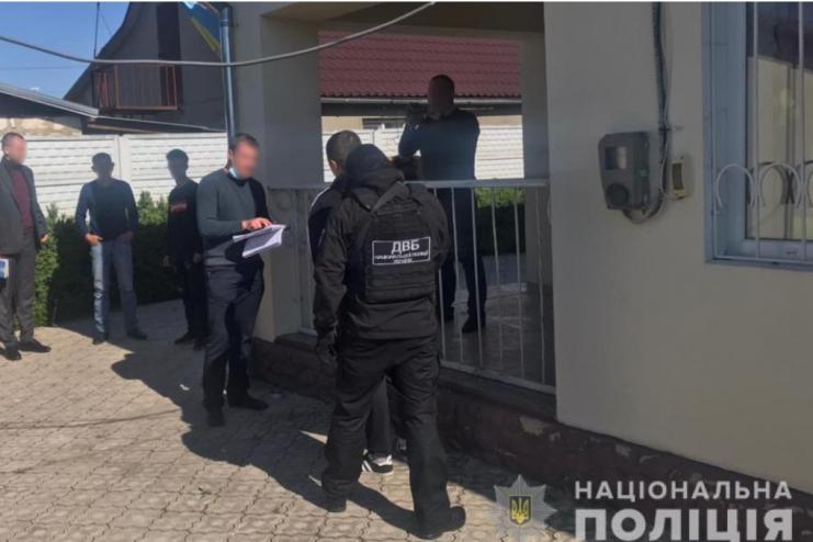 В ОДЕССКОЙ ОБЛАСТИ ЛЕСОРУБ ПЫТАЛСЯ ПОДКУПИТЬ ПОЛИЦЕЙСКИХ (ВИДЕО)