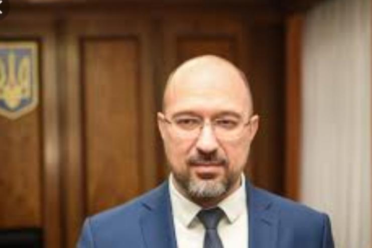 Найближчим часом на вакцинацію від COVID-19 в Україні можуть запросити людей, які записувалися через портал або додаток "Дія"- Шмигаль