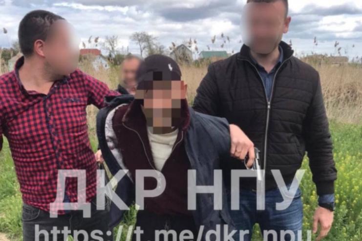 В Одесской области мужчина зарезал во время поминок на кладбище человека