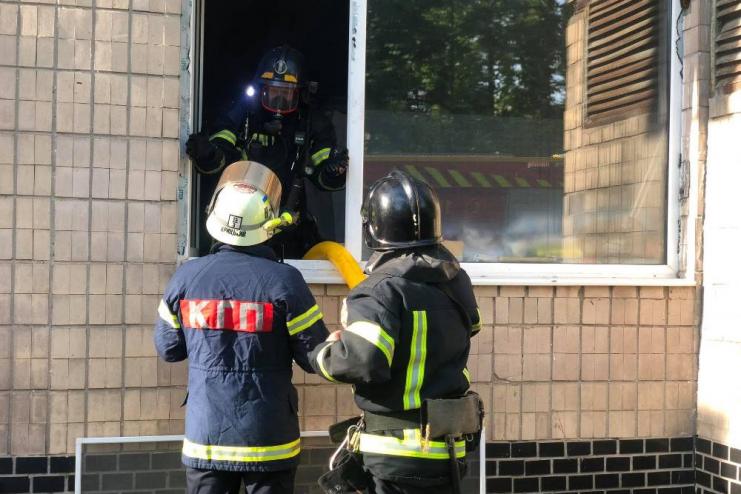 Пожар в больнице Одессы: 25 пожарных боролись с огнём