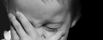 Трехлетнего мальчика, которого якобы изнасиловал сосед, изъяли у родителей