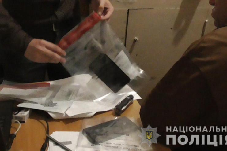 Средь бела дня: одессита избили, ограбили и вывезли в посадку 