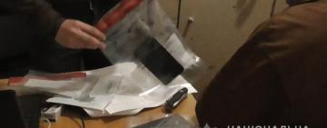 Средь бела дня: одессита избили, ограбили и вывезли в посадку 