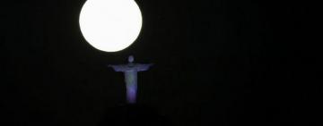 Суперлуние: вчера над миром взошла последняя "кровавая" Луна весны