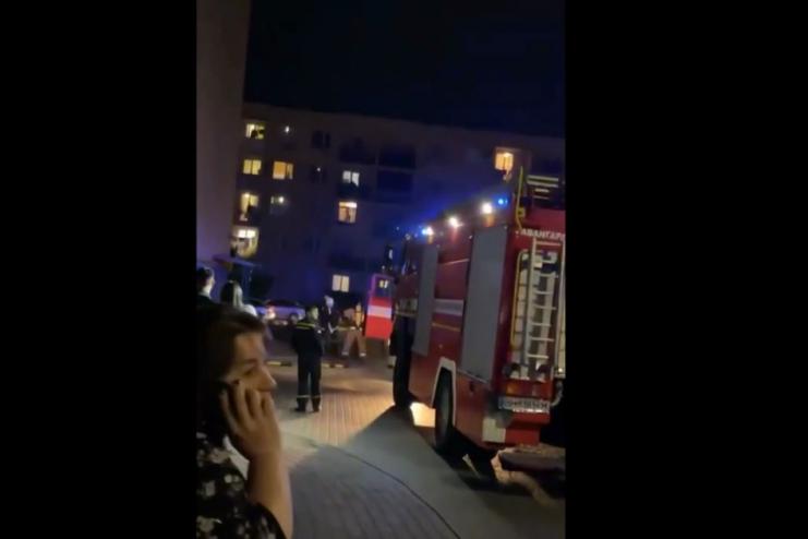 Пожар в ЖК "7 небо": 8-летний мальчик остался дома один и поджёг квартиру