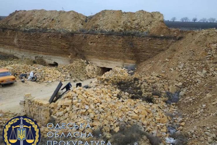 Незаконний видобуток ракушняку на Одещині – підприємець відповідатиме у суді 