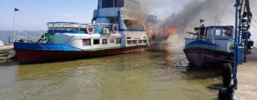 На Днестровском лимане сгорел прогулочный катер