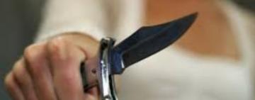 На Львівщині звільнили вчительку, яка погрожувала учню ножем 