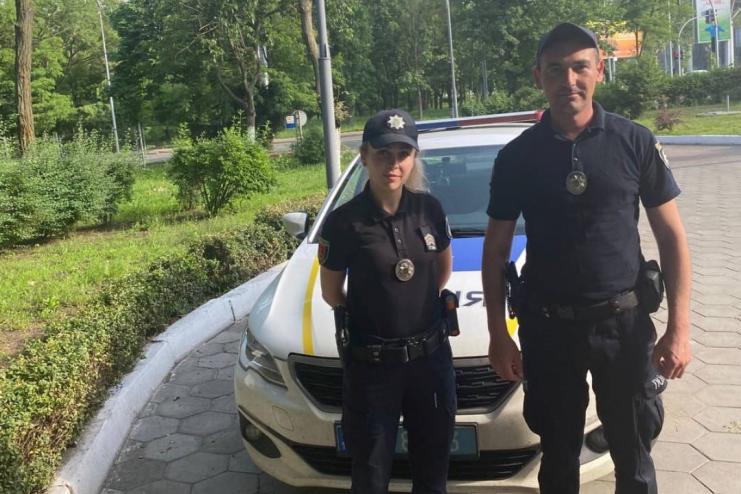 Одесские патрульные оперативно доставили 3-летнего малыша с травмой головы в больницу