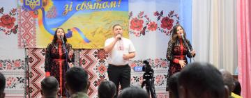  Сергій Нейчев виконав гімн України для прикордонників Ізмаїльского загону: урочистості з нагоди святкування Дня Конституції