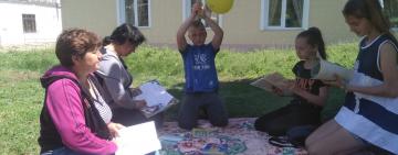 В сёлах Бородинской громады прошел флешмоб "Моя Конституция"