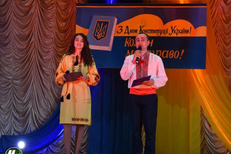 «Квітуй, Україно, і слався в віках!»: в Арцизі відсвяткували День Конституції України