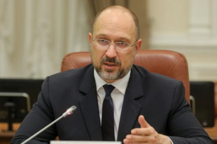 Завтра в Україні скасовується мораторій на ринок землі, – Шмигаль