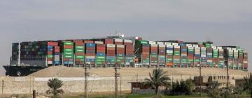 В аварии с Ever Given обвинили поссорившихся лоцманов