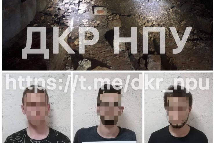 В Одессе трое парней убили мужчину и бросили в туннель, забросав землей