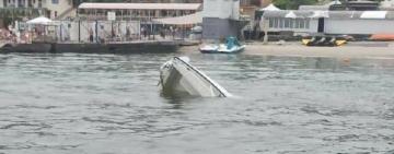 В Одессе во время регаты перевернулась парусная яхта