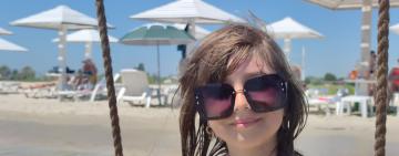 В курортном Приморском установили красивый арт-объект: желающие сфотографироваться ждут очереди