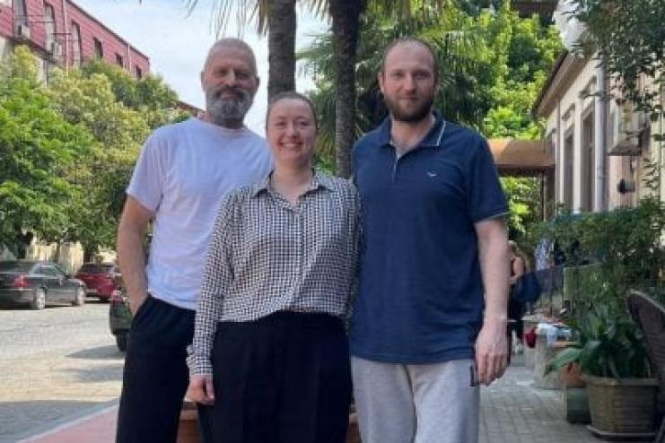 Освобожденные из тюрьмы в Грузии одесские моряки вернулись на родину